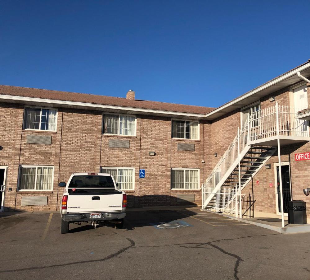 Ameri-Stay Inn & Suites Clearfield Екстериор снимка