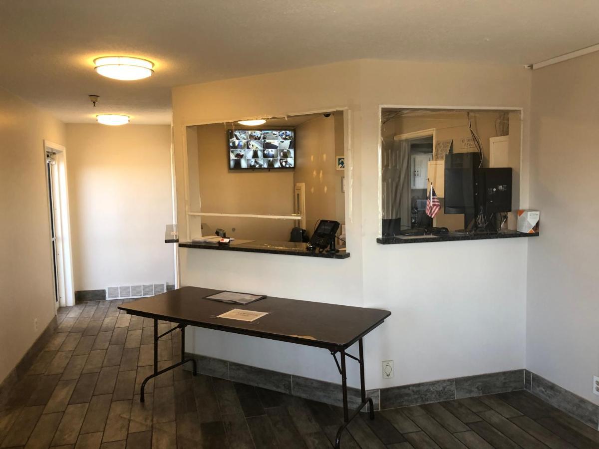 Ameri-Stay Inn & Suites Clearfield Екстериор снимка