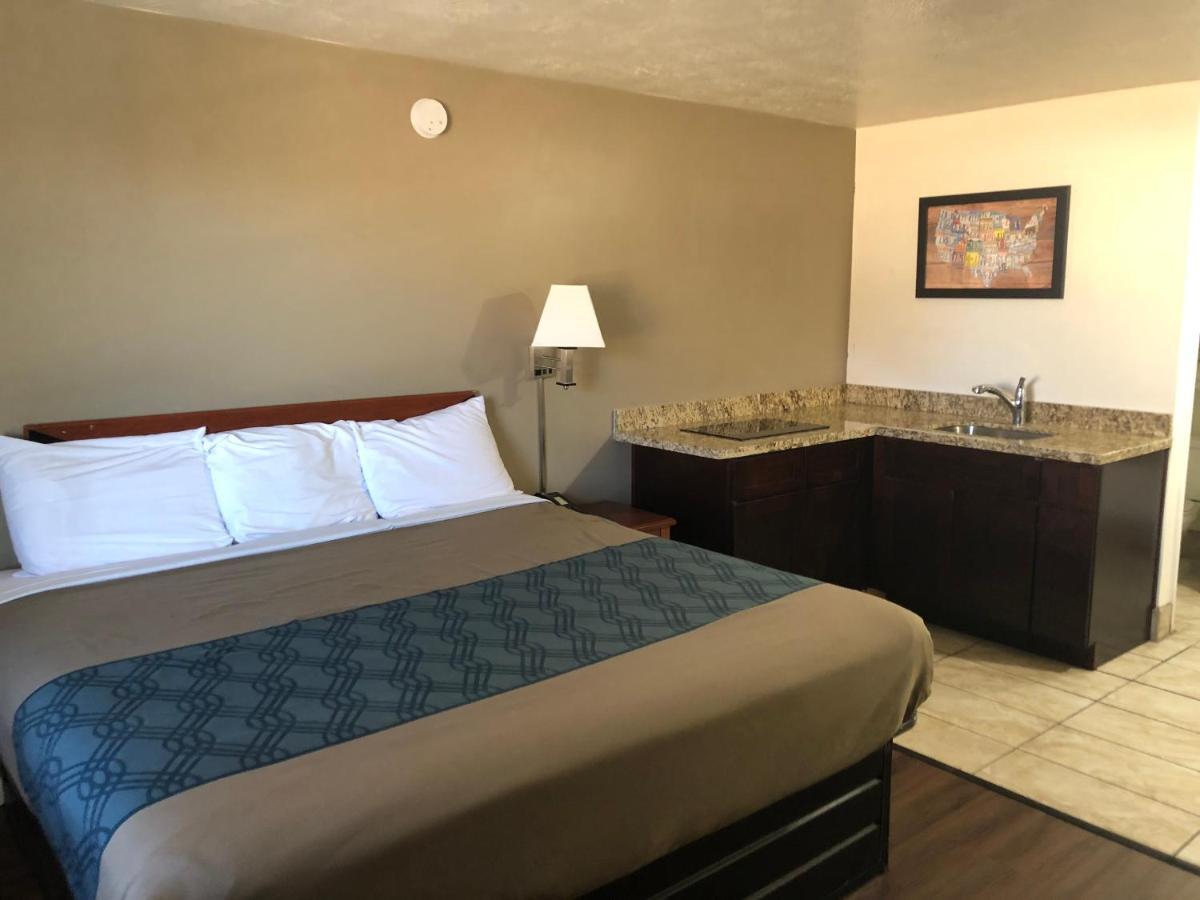 Ameri-Stay Inn & Suites Clearfield Екстериор снимка