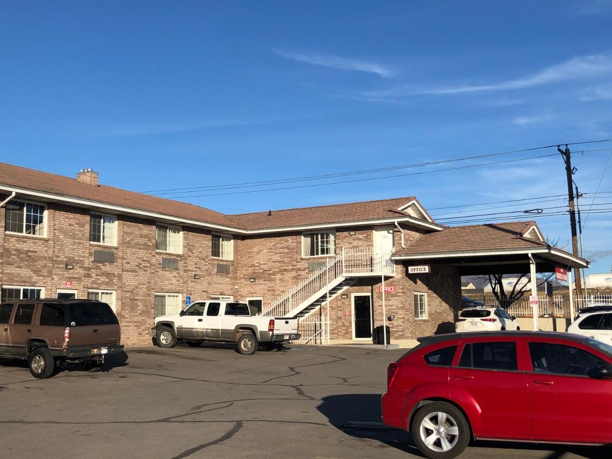 Ameri-Stay Inn & Suites Clearfield Екстериор снимка